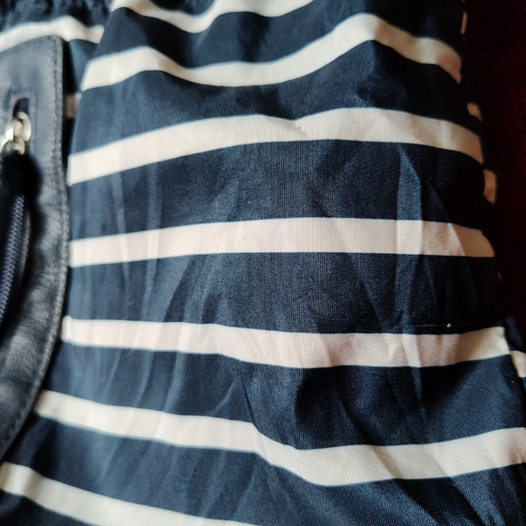 Women's navy blue and white striped lightweight backpack bag zipper back handle - Picture 4 of 5
